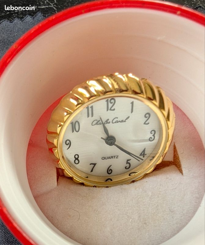 Montre Pendentif Vintage Cache - Ton Or Et Strass - Fonctionne (pile Neuve) - Occasion