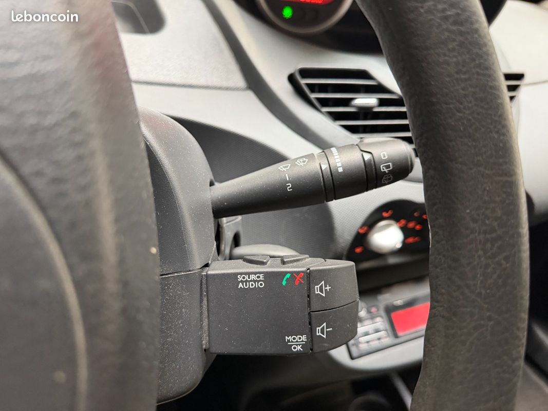 RENAULT TWINGO II 1.2 16v 75 CV eco2 Life + BLUETOOTH + USB + ISOFIX (image 17)