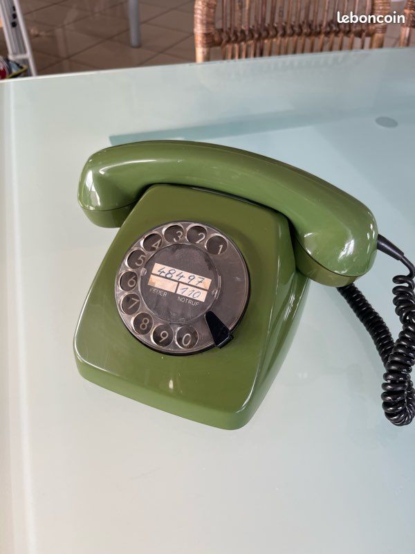 Téléphone Pastel Affiche vintage vert pastel | Poster Store FR