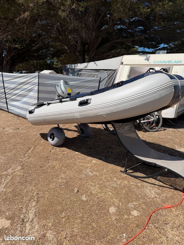 Bateau moteur (image 3)