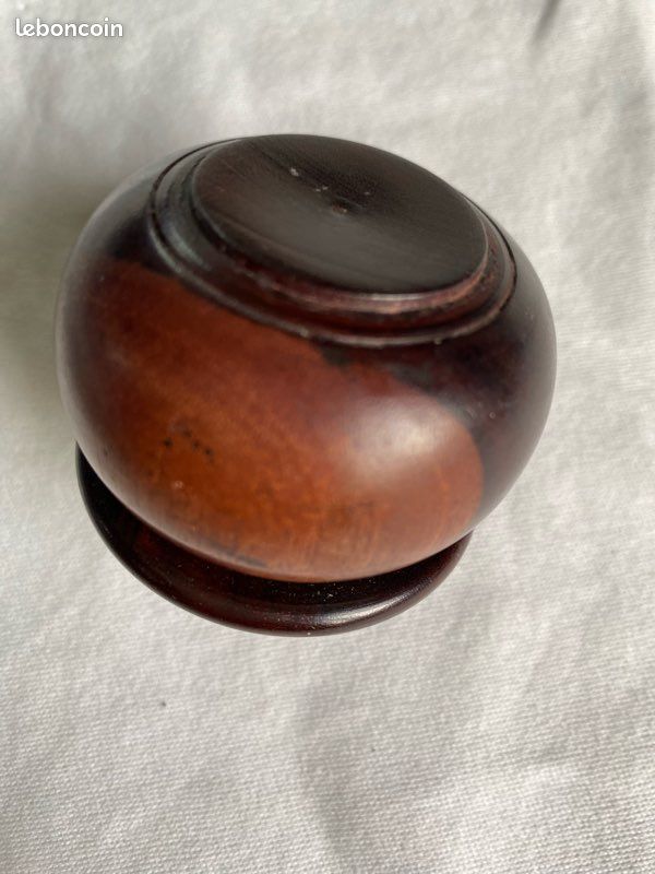 Biblot représentant une Petite Marmite sculpté en bois exotique (image 3)