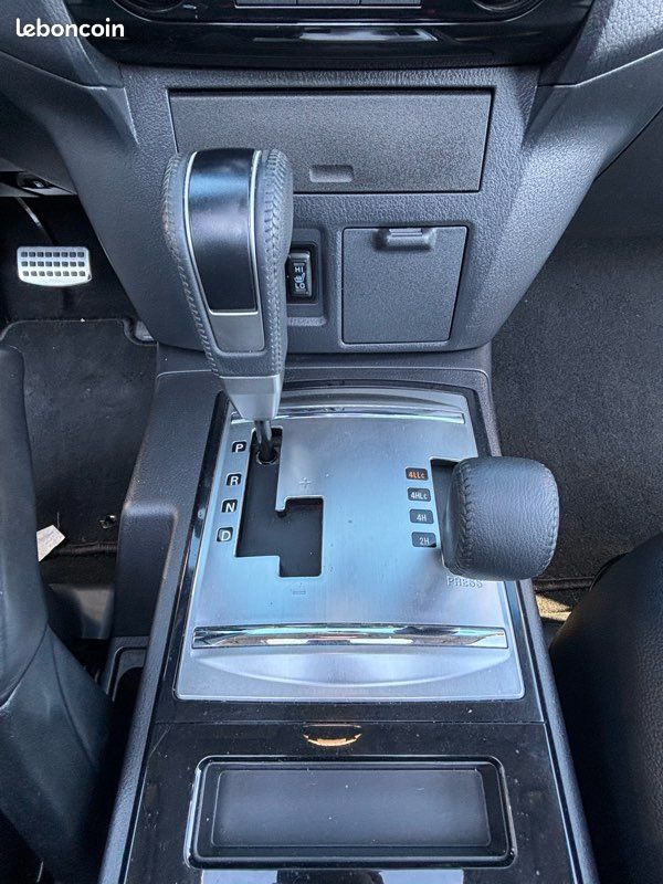 Mitsubishi Pajero 3.2 DID 190 CH Instyle - Garantie (image 13)