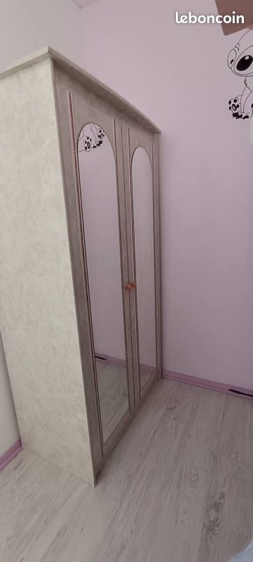 Armoire et bureau uni (séparé mais je fait un lots) (image 1)
