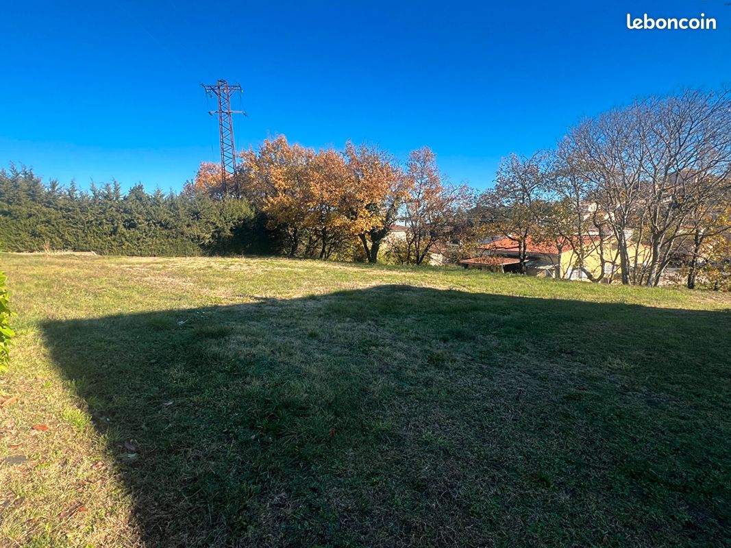 Terrain 700 m² · à Rousson · 700 m² · 66 000 €