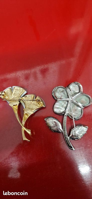 Broche Fantaisie Vintage En Nacre - Occasion - Blanc - Bijou Ancien