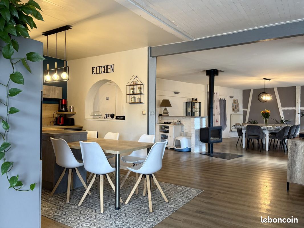 Maison 9 pièces 230 m² · à Bantanges · 230 m² · 178 000 €