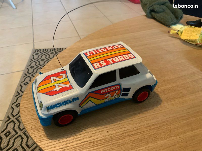 JOUSTRA Jouet Ancien Voiture miniature Scout REF 2570 Ceji France