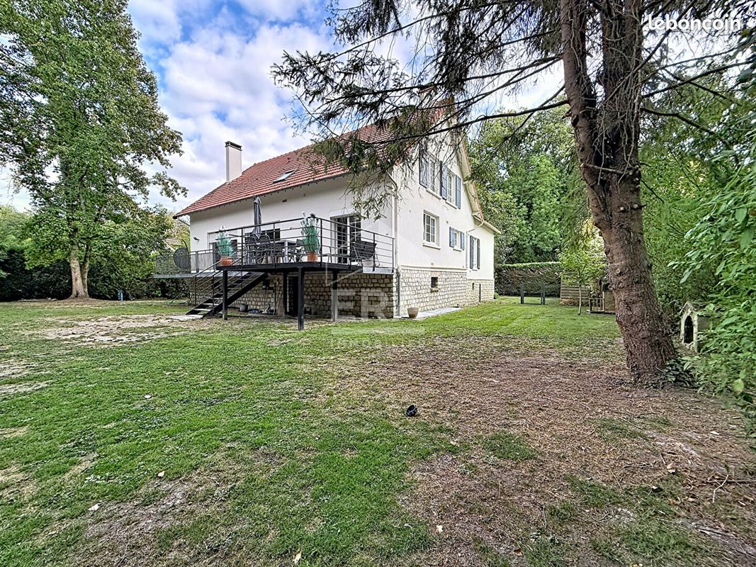 Maison 9 pièces 260 m² · à Saclas · 260 m² · 530 000 €