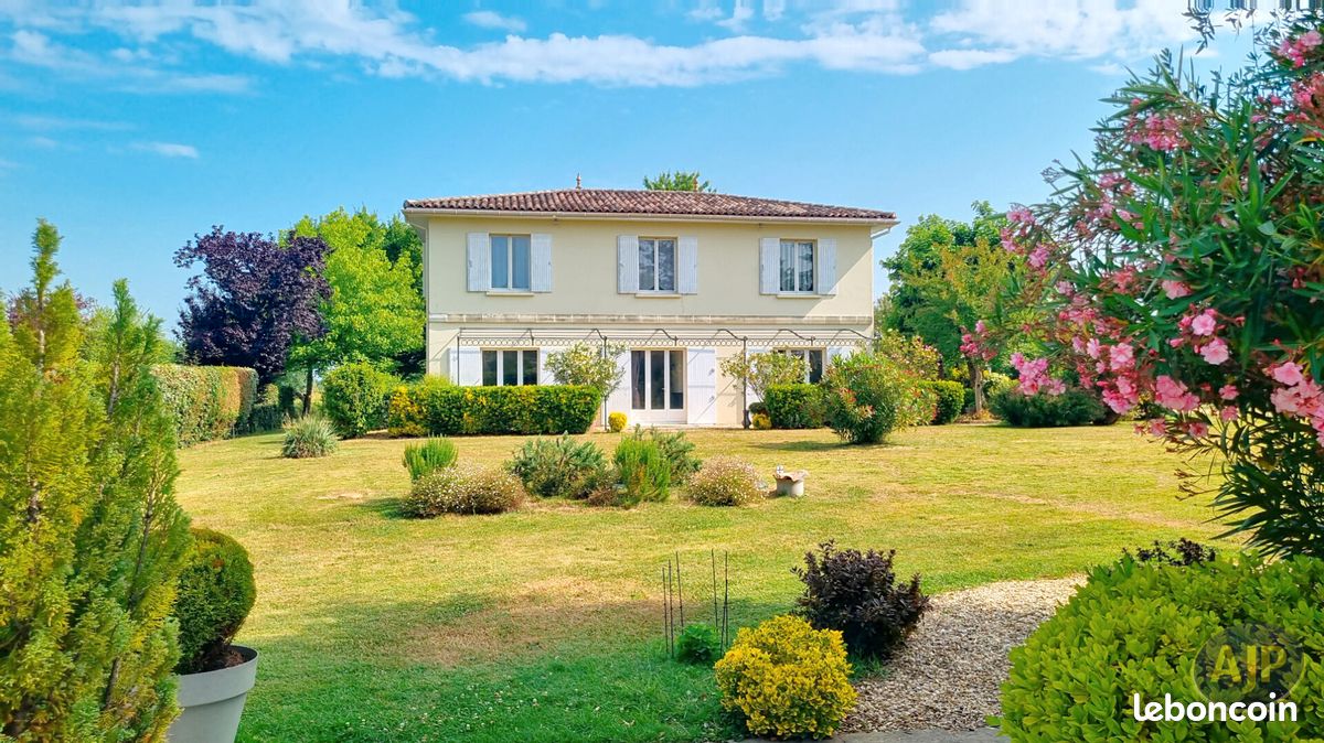 Maison 7 pièces 225 m² · à Saint-Denis-de-Pile · 225 m² · 346 000 €