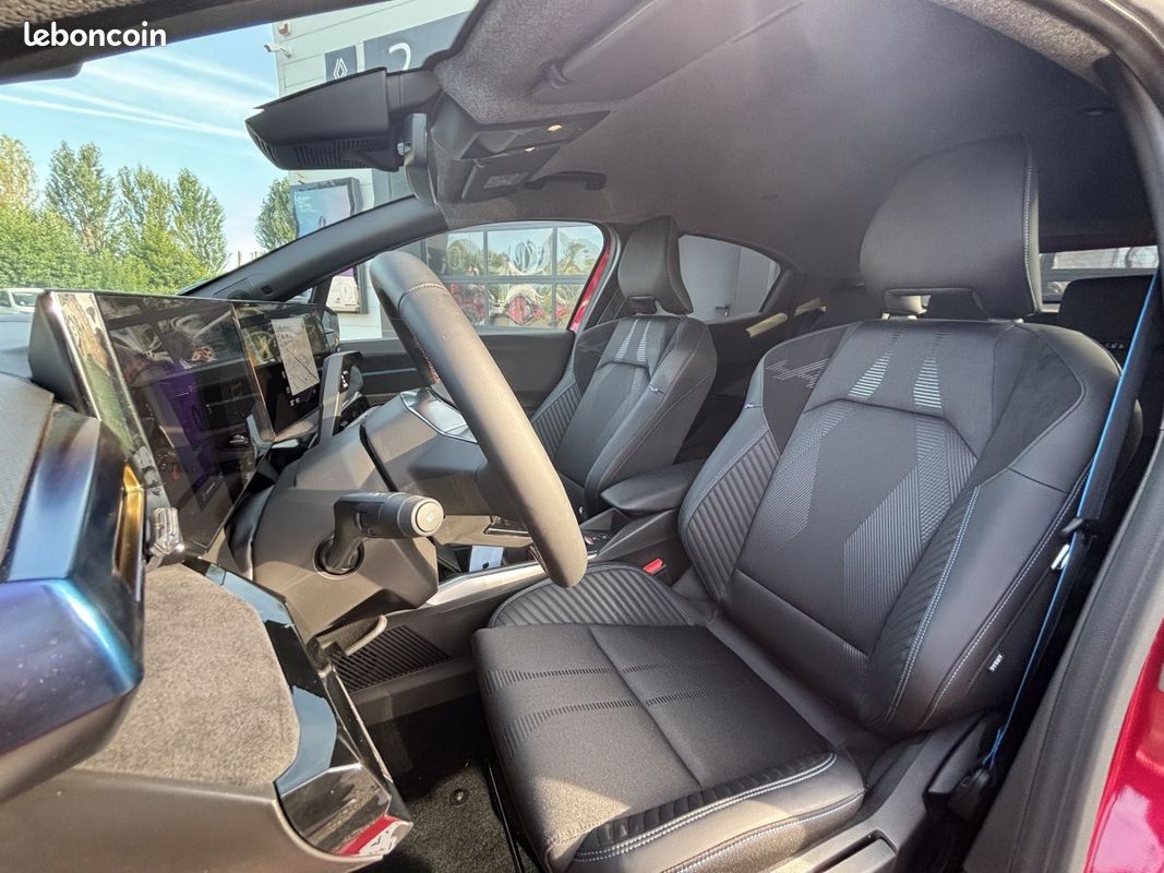 Renault Clio (6) esprit Alpine full hybrid E-Tech 160 ch (image 13)