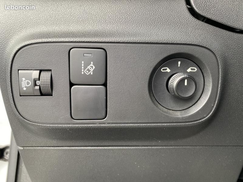 Citroen C3 1.2 PureTech 83ch S&S YOU (image 14)
