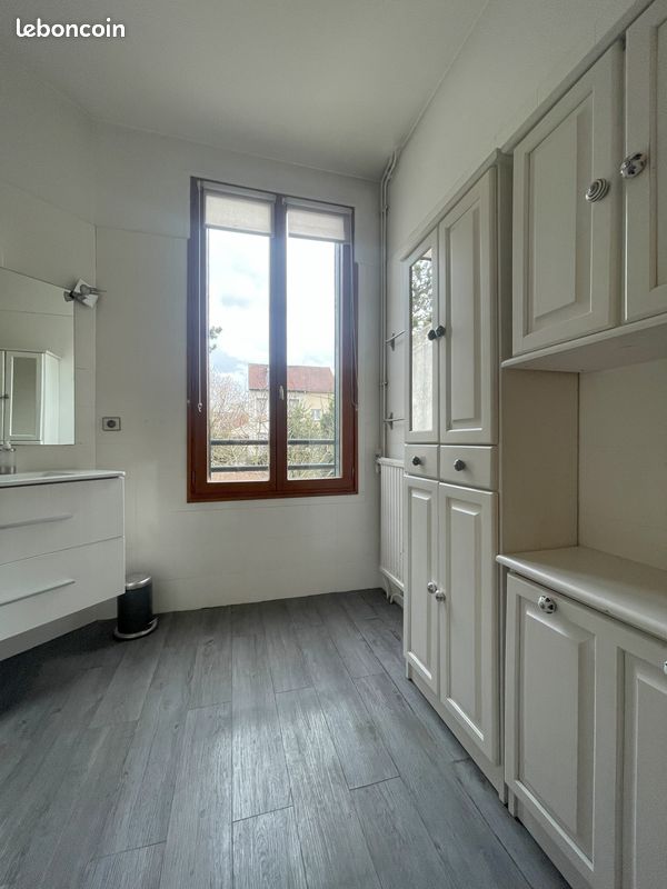 Maison a louer saint-denis - 7 pièce(s) - 142 m2 - Surfyn