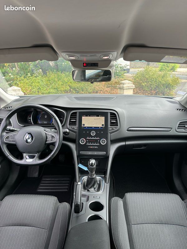 RENAULT MÉGANE IV ESTATE 1.5 dci 110 Energy Business / DISTRIBUTION NEUVE / Excellent État / GARANTIE 6 MOIS (image 4)