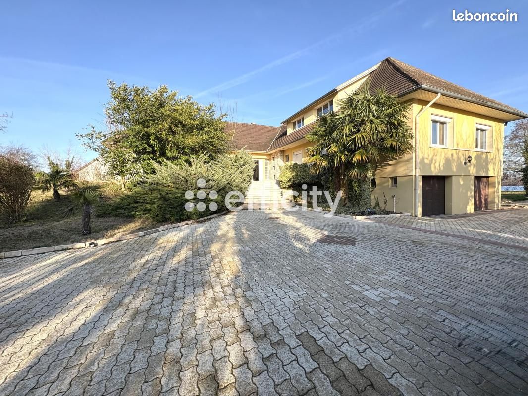 Maison 8 pièces 320 m² · à Cannes-Écluse · 320 m² · 829 000 €