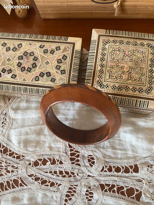 Vends bracelet en bois (image 1)