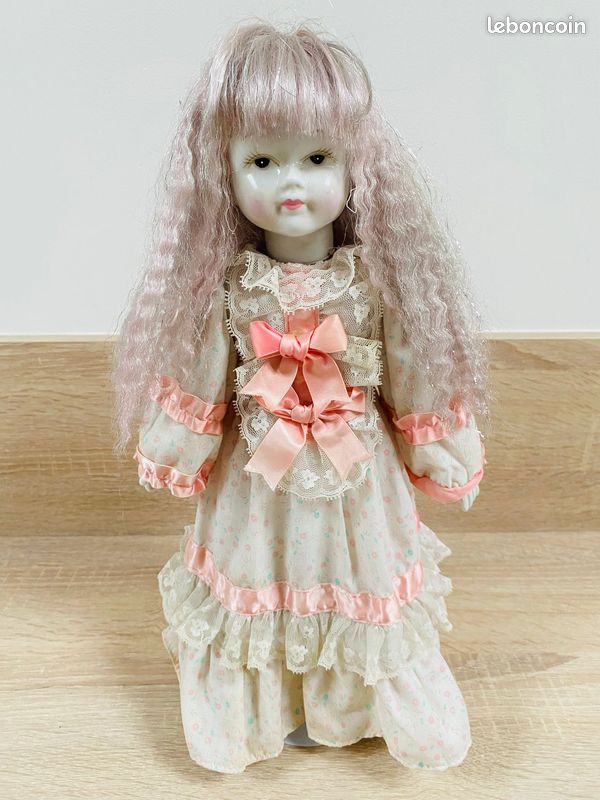 Lot De 2 Poupées Anciennes - 45 Cm Et 39 Cm - Poupées Chanteuses - Occasion