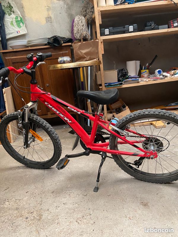 Vélo rouge (image 2)