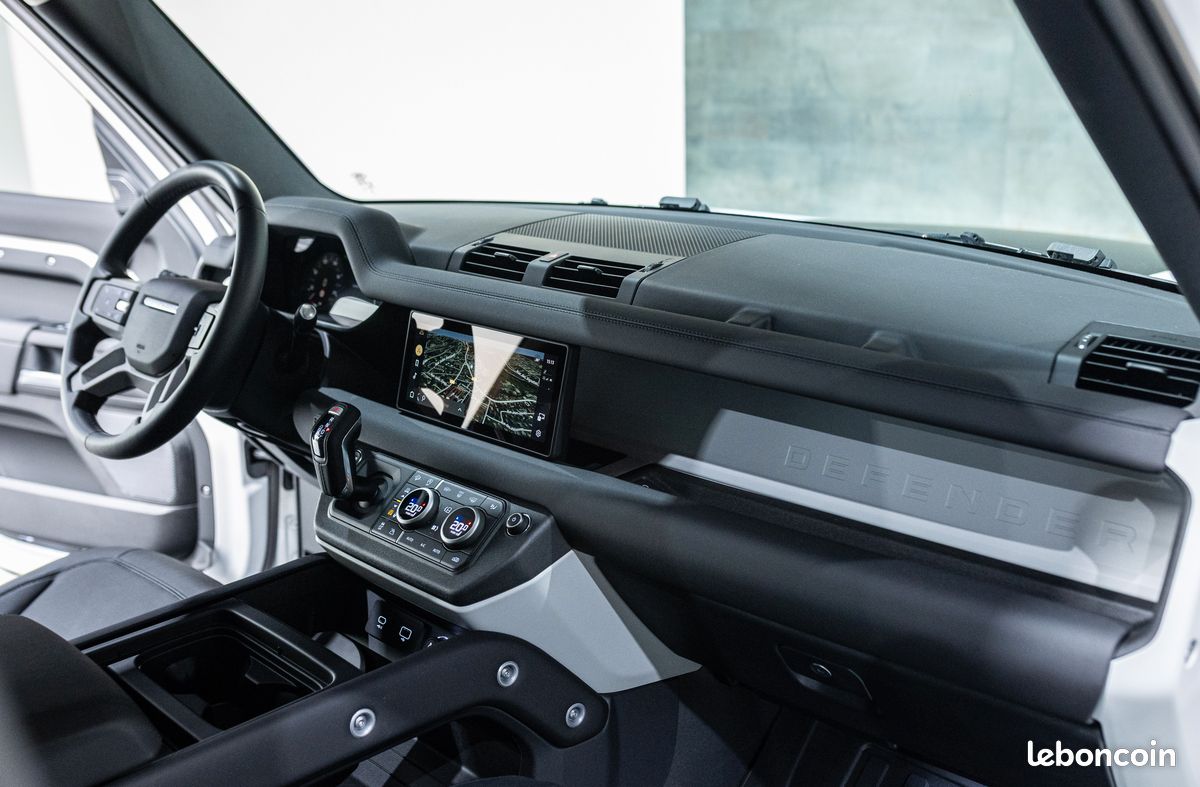 Land Rover Defender 110 3.0 D250 Hard Top S - 2 Places - 14.000 Kms - 1ère Main Origine FR - Garantie 04/2029 (image 9)
