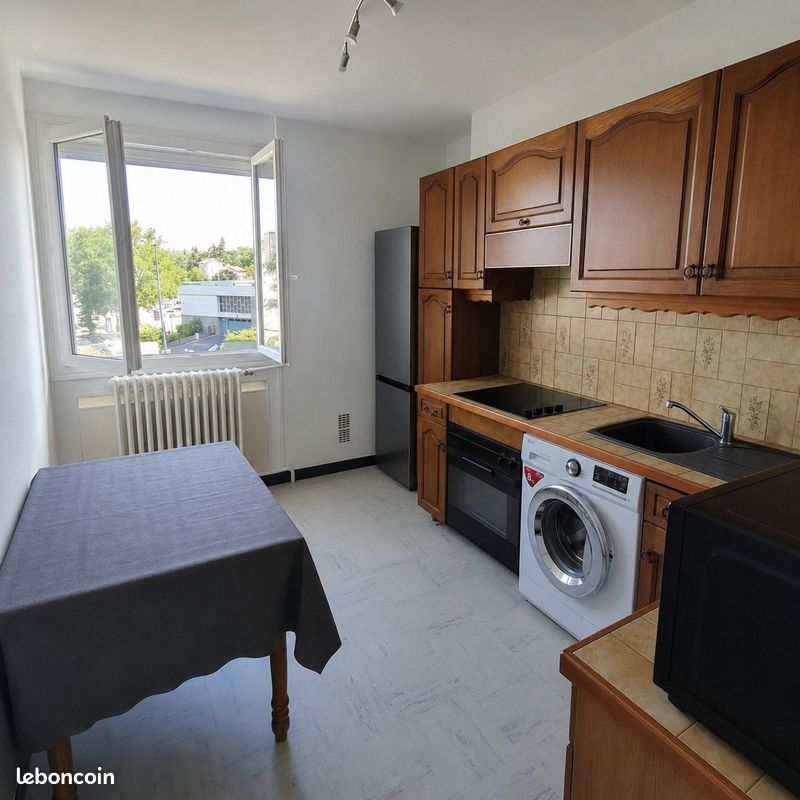 Appartement 4 pièces 69 m² · à Saint-Étienne · 69 m² · 60 000 €