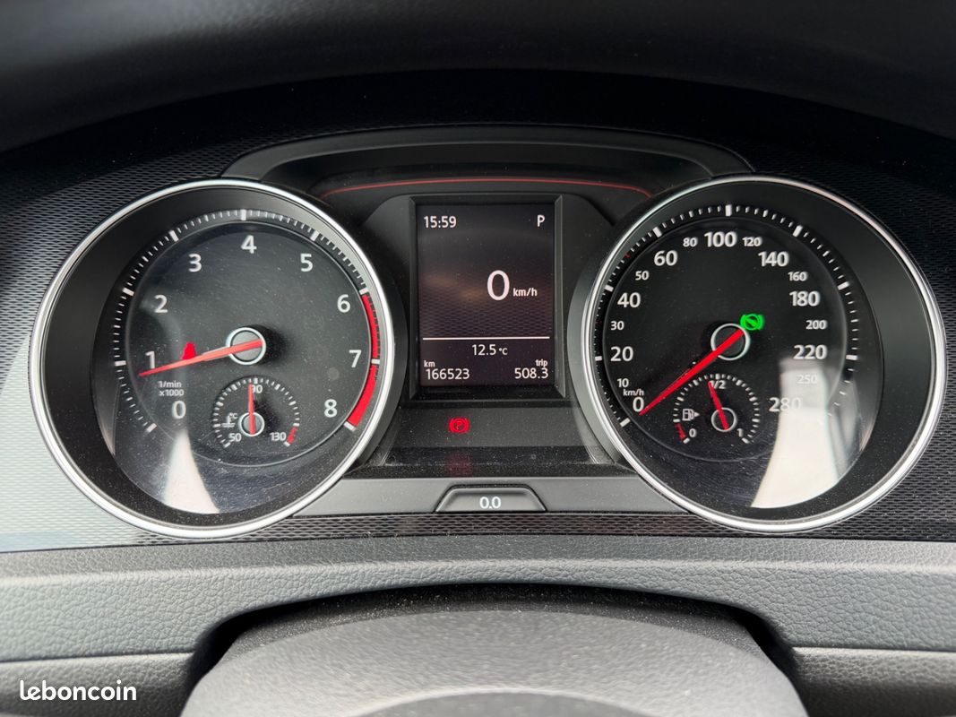 VOLKSWAGEN GOLF 7 GTI 2.0 TSI 220ch DSG6 - Sièges Chauffants / Carnet d'entretien - (image 31)
