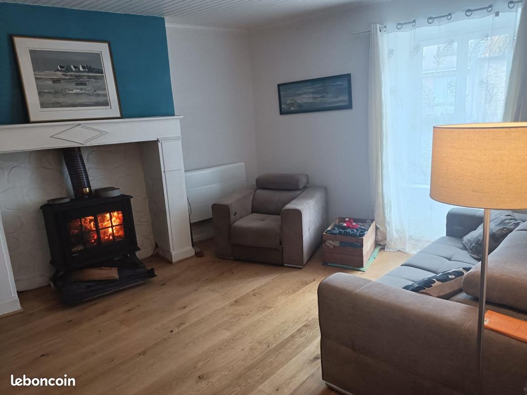 Maison 3 pièces 156 m² · à Marcolès · 156 m² · 250 000 €