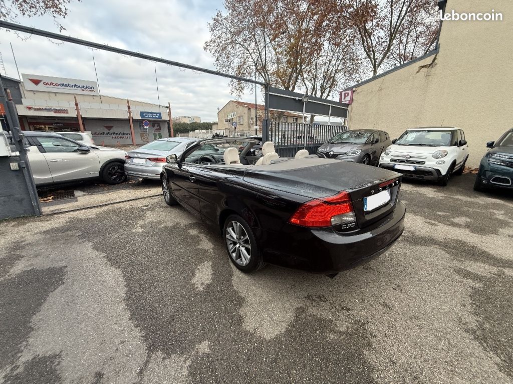 Volvo C70 D3 150 ch Momentum (image 4)