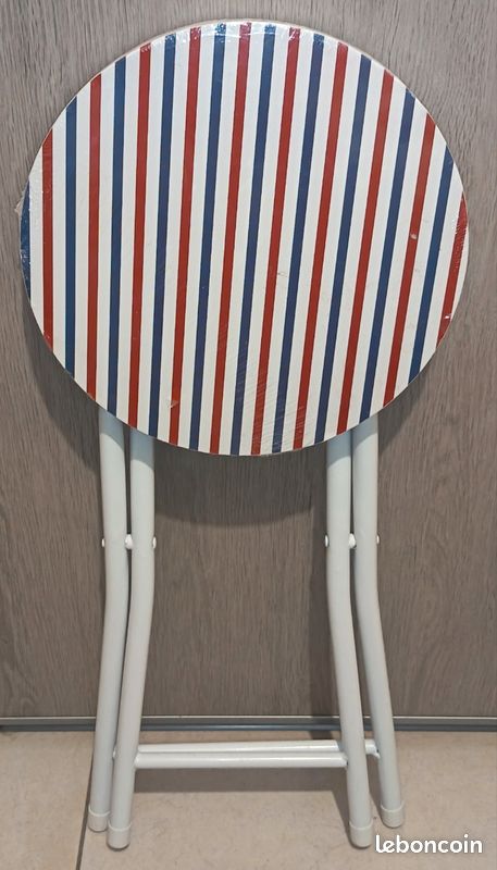 Tabouret pliant en métal (image 2)
