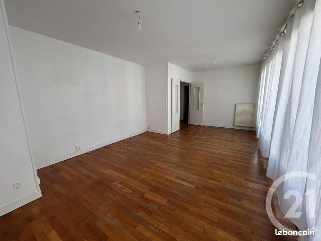 Appartement 4 pièces 94 m² · à Lisieux · 94 m² · 839 €/mois