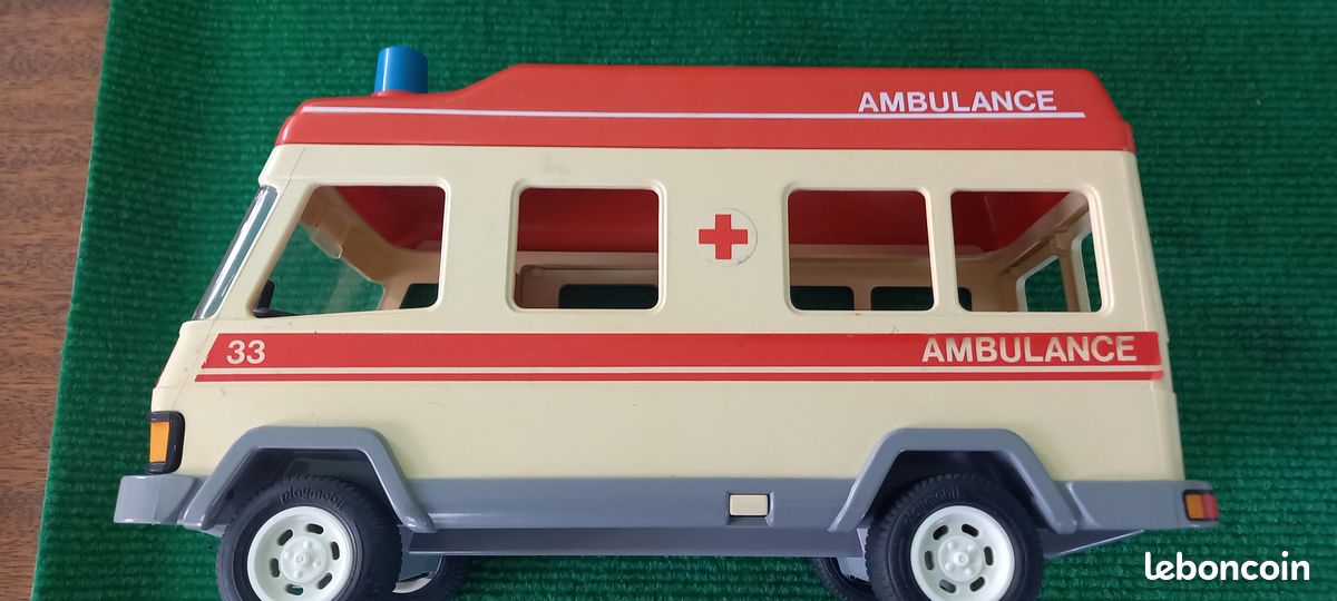 Playmobil Ambulance Vintage 3456 (image 3)
