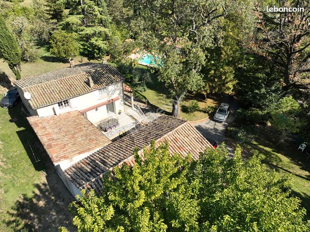 Propriété 5 pièces 136 m²