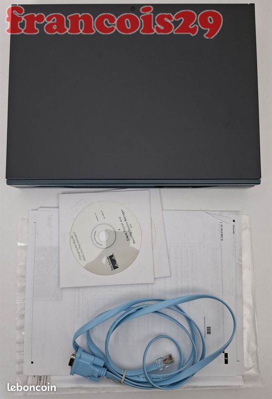 Routeur Cisco 1800 Series – Vendu avec accessoires et emballage d’origine (image 2)
