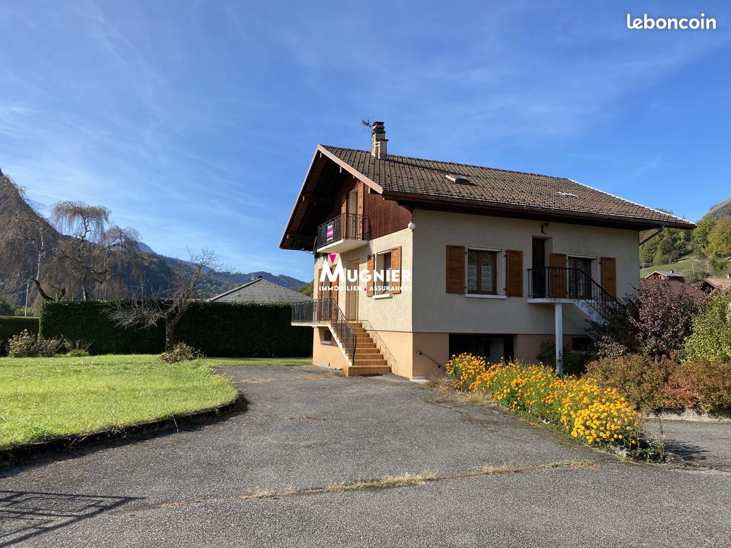 Maison 6 pièces 105 m² · à Taninges · 105 m² · 379 000 €
