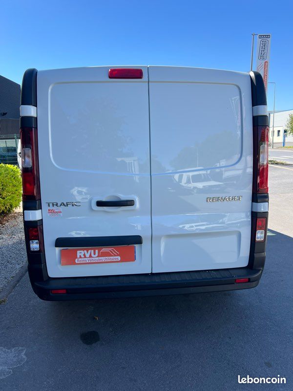 15 750 HT RENAULT TRAFIC L1H1 1200 2.0 dCi 120ch Grand Confort (image 5)