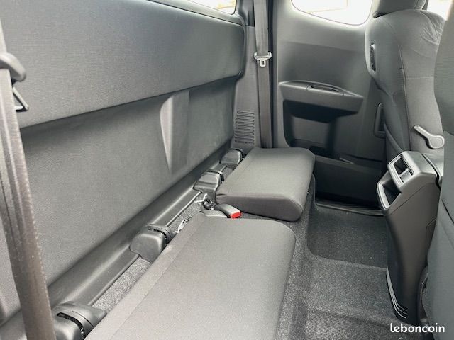 Isuzu D-MAX 2.2 DDI 164CH EVOLUTION SPACE M/T (image 11)