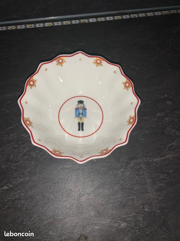 Vaisselle de Noël Villeroy et Boch pour une table festive en 2025