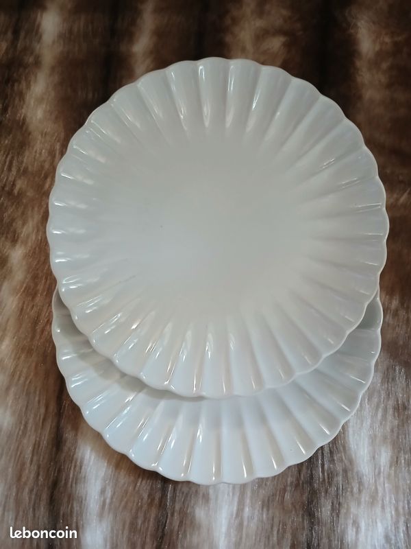 2 assiettes à dessert blanches (image 1)
