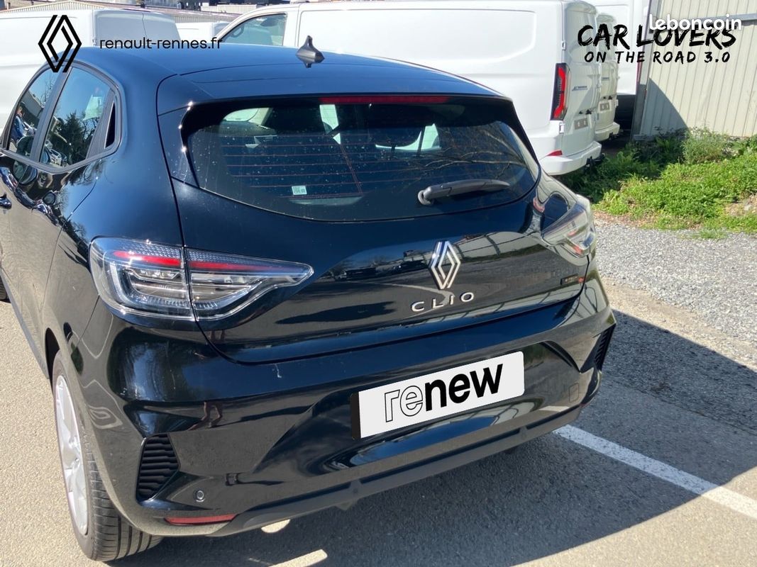 RENAULT Clio E-Tech full hybrid 145 ch GSR2 Evolution (image 17)