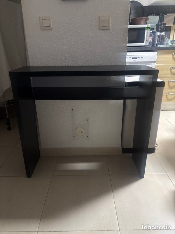 Console (image 1)