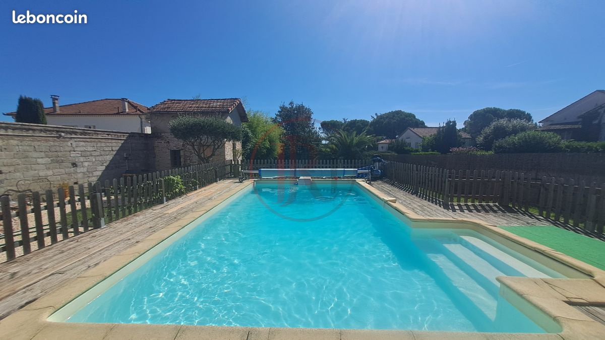 Maison 10 pièces 286 m² · à Saint-Hilaire-de-Brethmas · 286 m² · 405 000 €