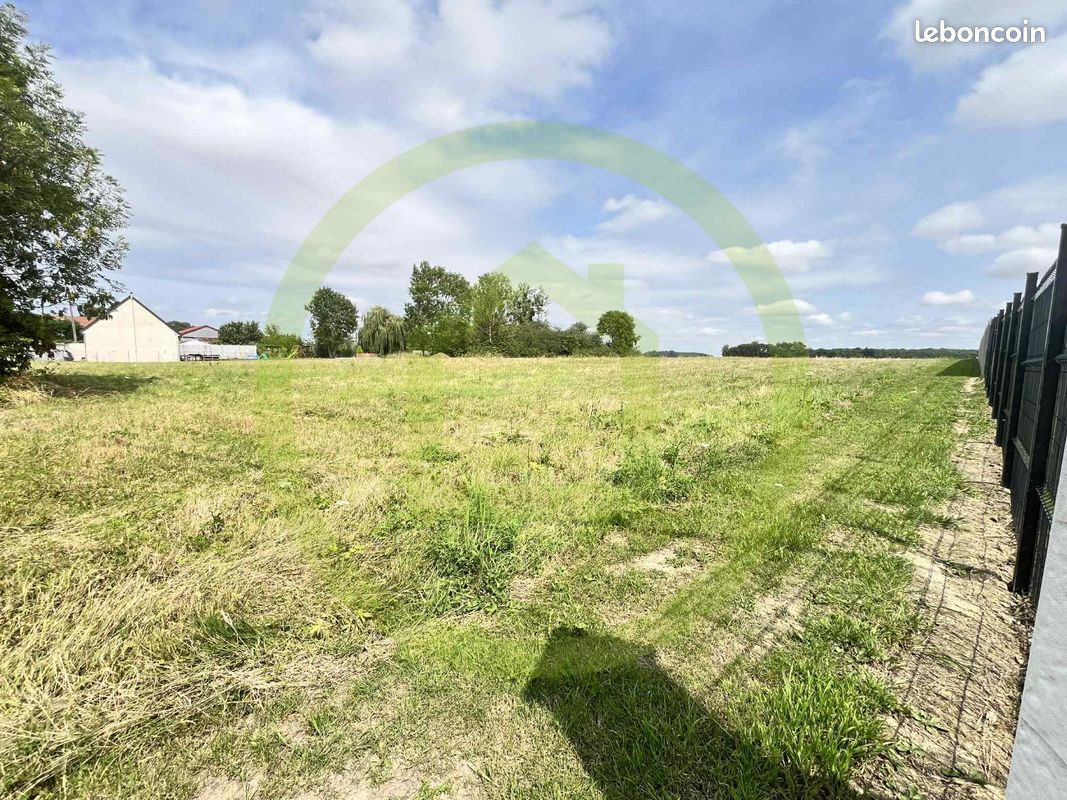 Terrain 1464 m² LIBERMONT · 35 000 €