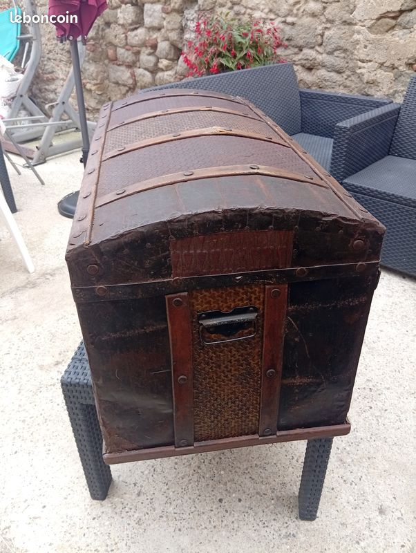 Coffre ou mâle en bois (image 2)