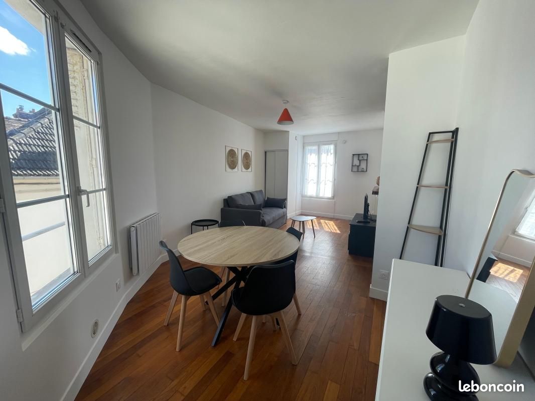Appartement 1 pièce 28 m² · à Arpajon · 28 m² · 680 €/mois