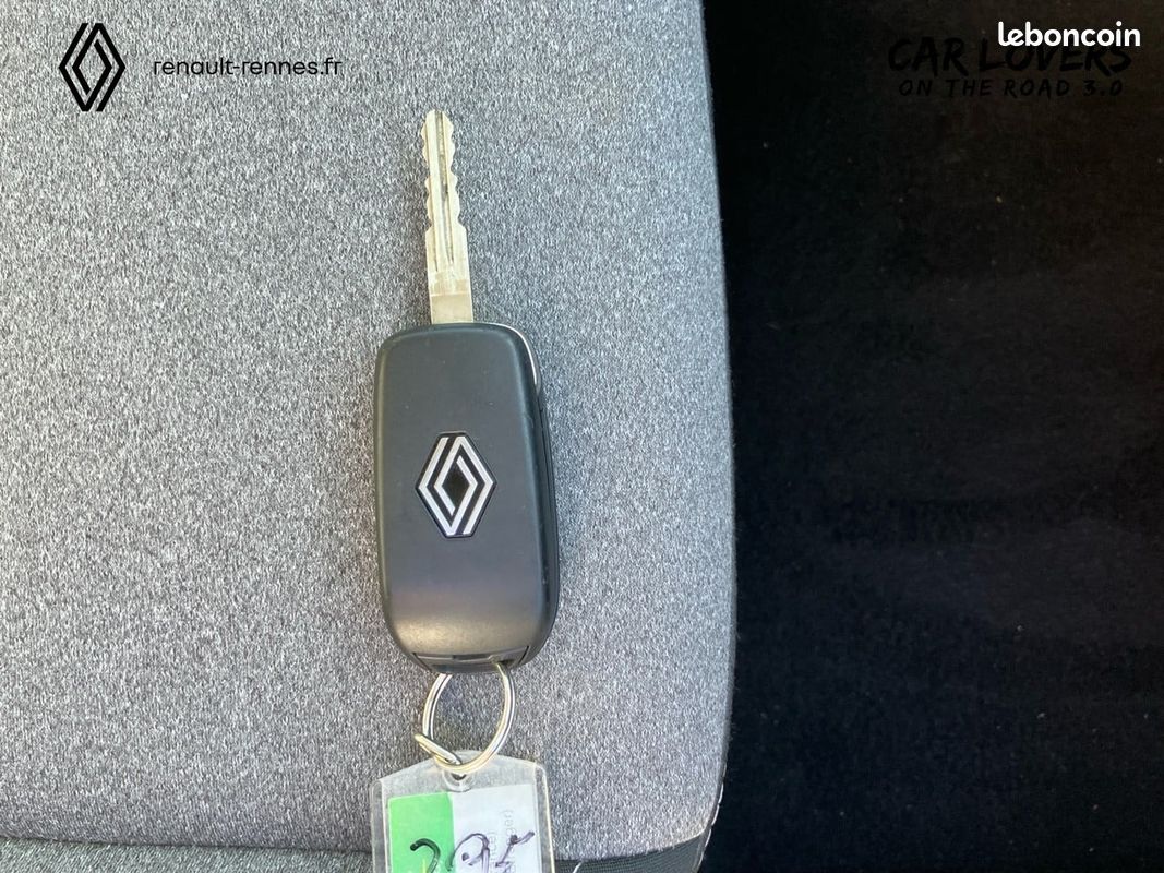 RENAULT Clio E-Tech full hybrid 145 ch GSR2 Evolution (image 13)