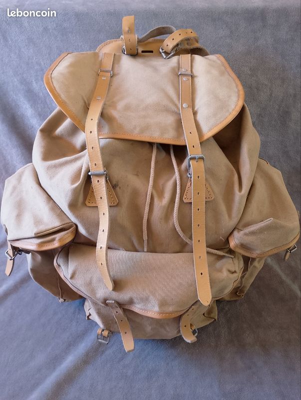 Sac à Dos LAFUMA vintage France 70'S Accessoire de Loisir Randonnées Marche à pied grand à armature métallique. Article de seconde main. - France