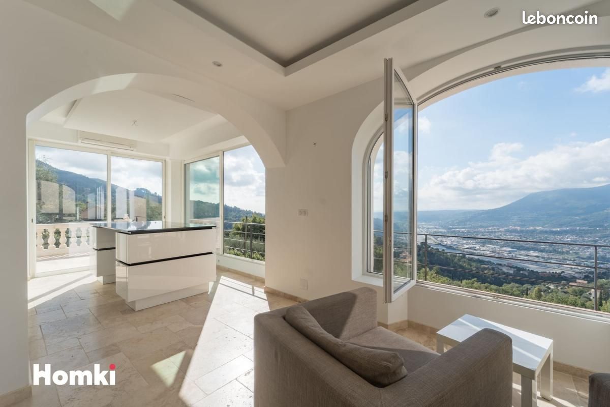 Maison 6 pièces 200 m² · à Castagniers · 200 m² · 690 000 €