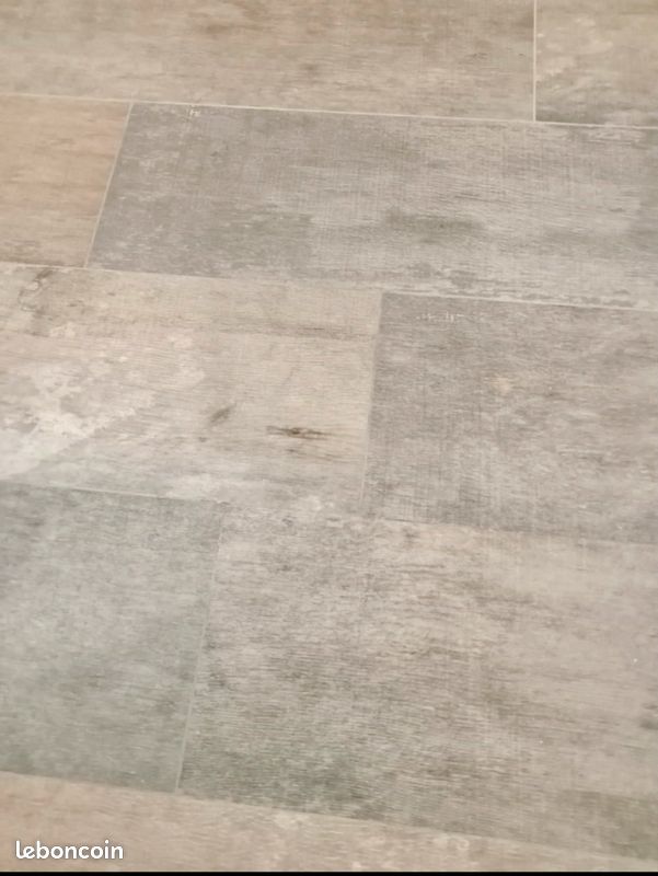 Carrelage Porcelanosa bleuté/ 11m2 / imitation parquet mat (image 7)
