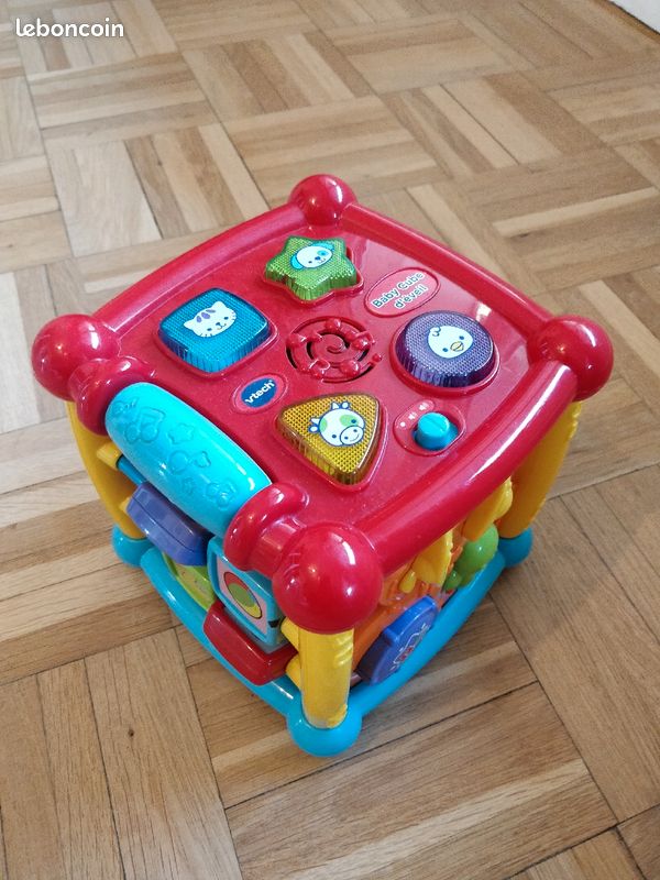 Cube d'éveil VTECH (image 1)