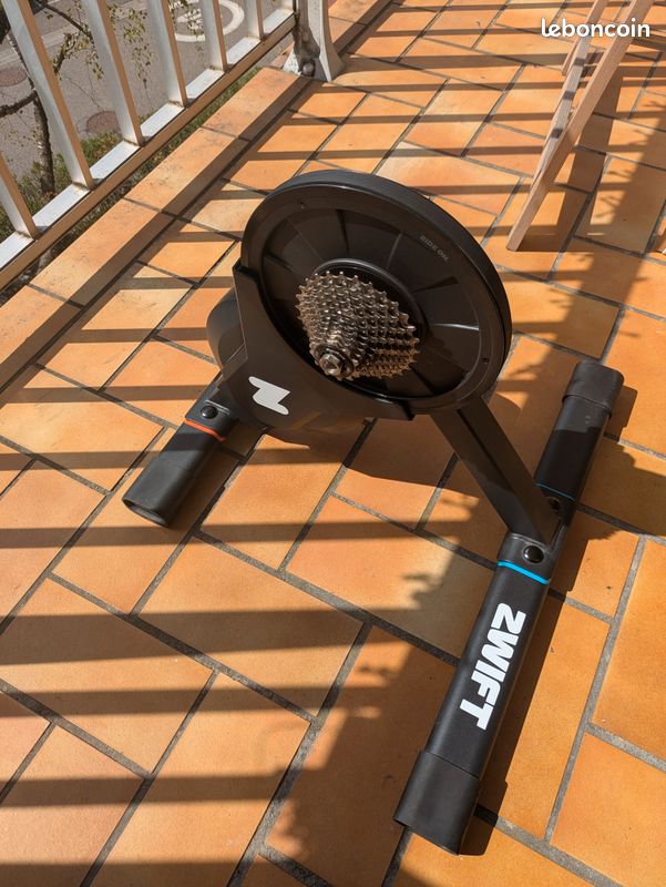 Home Trainer ZWIFT Hub (image 1)