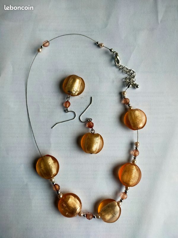Collier et boucles d oreilles (image 1)