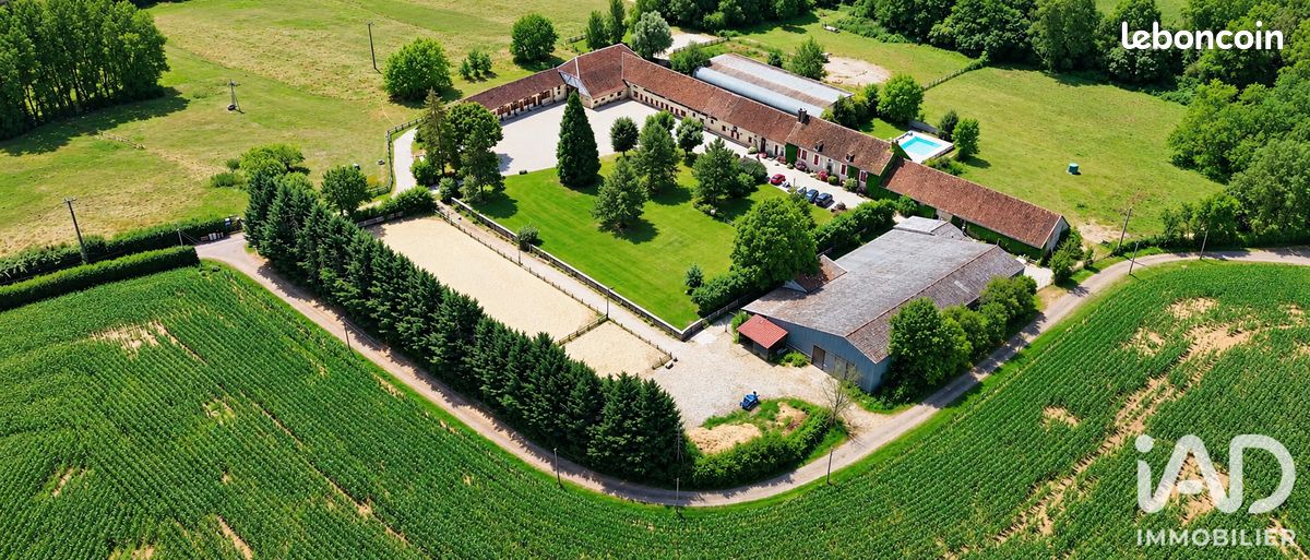 Maison 38 pièces 1540 m² · à Vanlay · 1 540 m² · 950 000 €